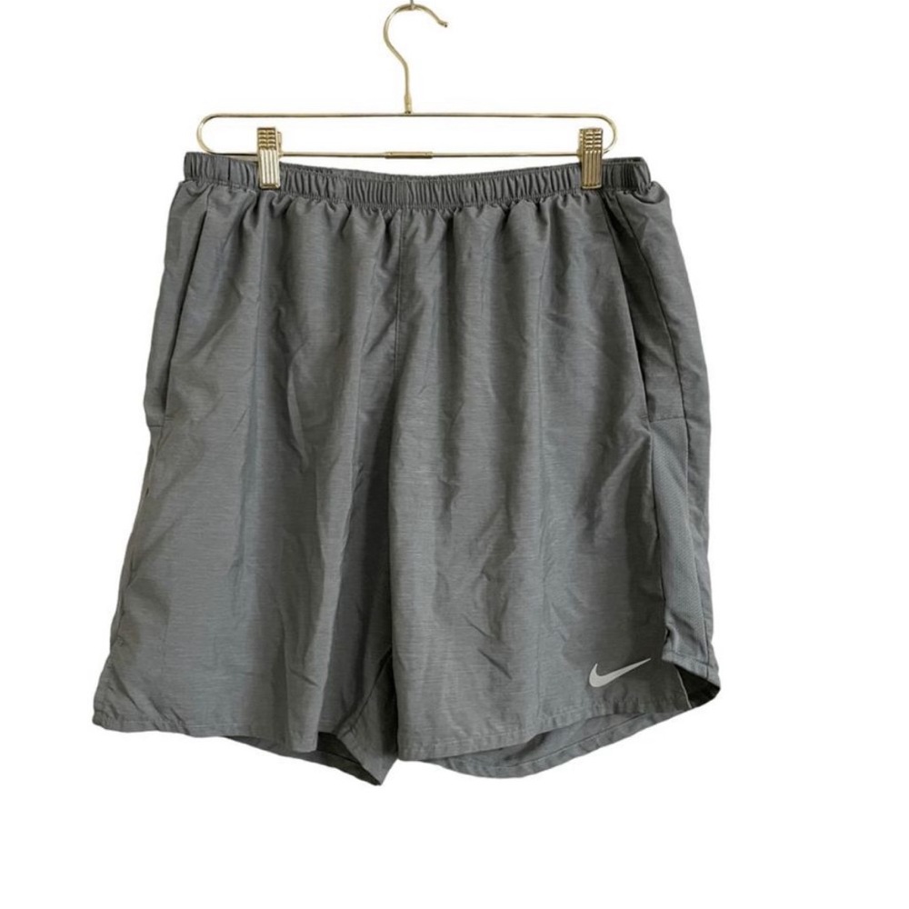 Nike Dri-FIT Challenger Shorts Mens XL 5" Brief-Lined Versatile Smoke Grey
